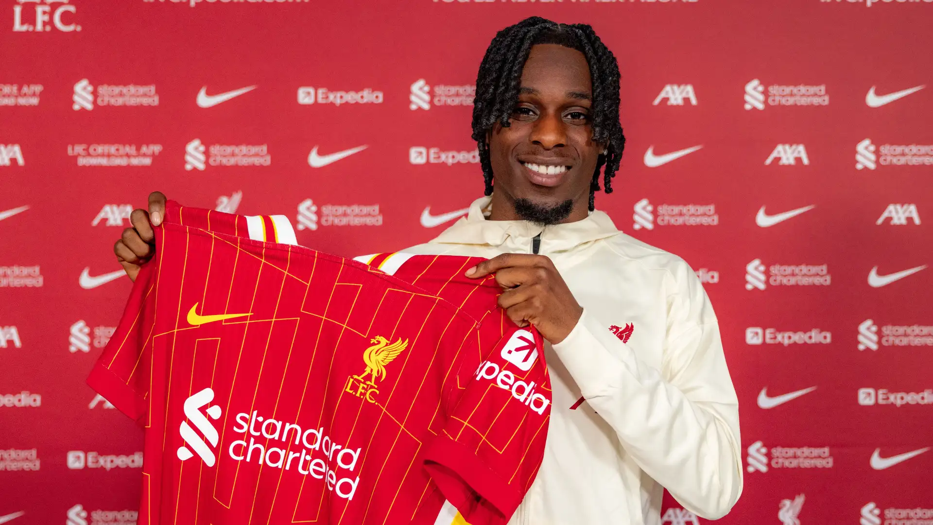 Jeremie Frimpong à sa signature avec Liverpool