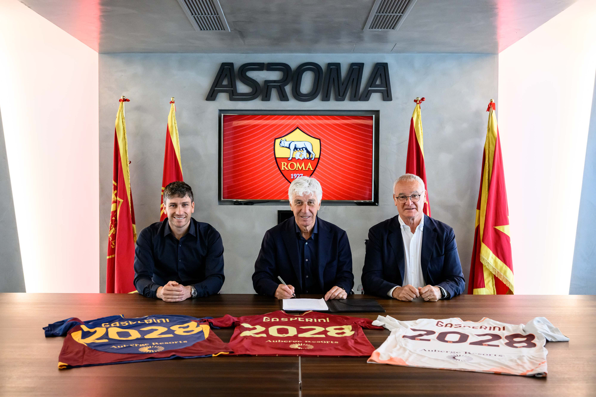 Gian Piero Gasperini signe à l'AS Roma
